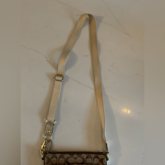 Coach Crossbody - Picture 4 of 7